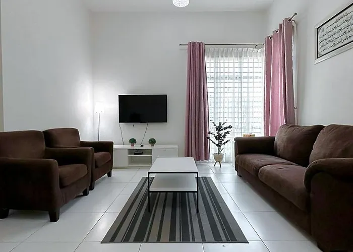 Cosy House For Family Or Group In Bukit Beruang Melaka