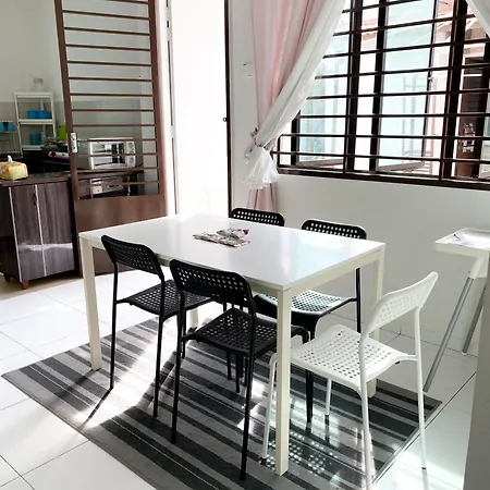Cosy House For Family Or Group In Bukit Beruang Melaka Villa Kampong Pengkalan Batu Exterior photo