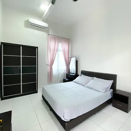 Cosy House For Family Or Group In Bukit Beruang Melaka Villa Kampong Pengkalan Batu Exterior photo